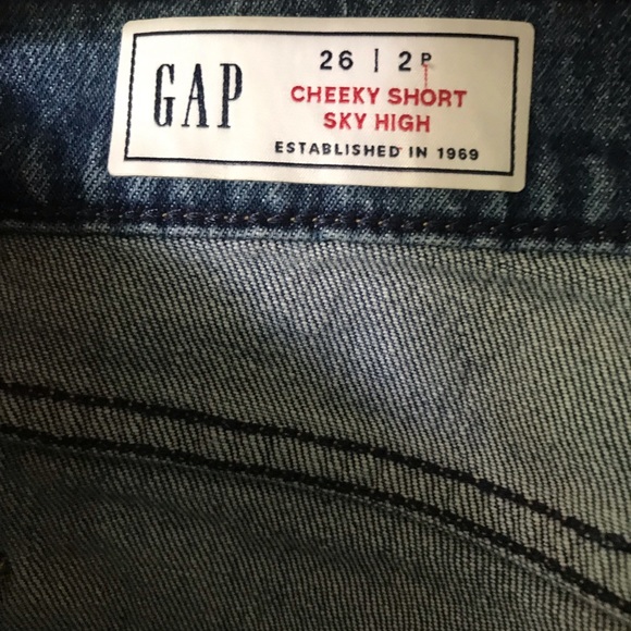 NWT, GAP cheeky sky high denim shorts, size: 26/2P - Picture 6 of 16